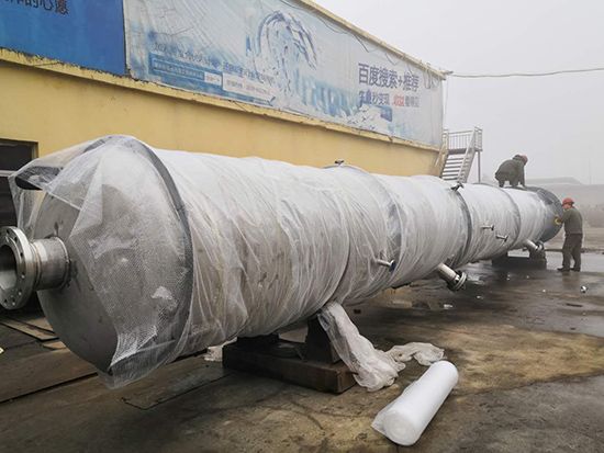 描述管殼式換熱器基本組成及工作原理。